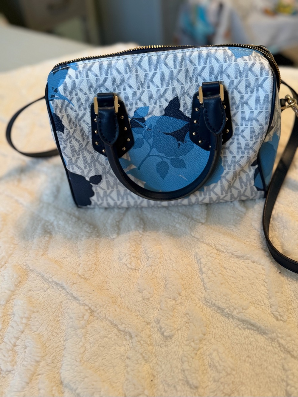 Michael Kors Blue Floral MK Logo Crossbody Bag - Picture 3 of 4